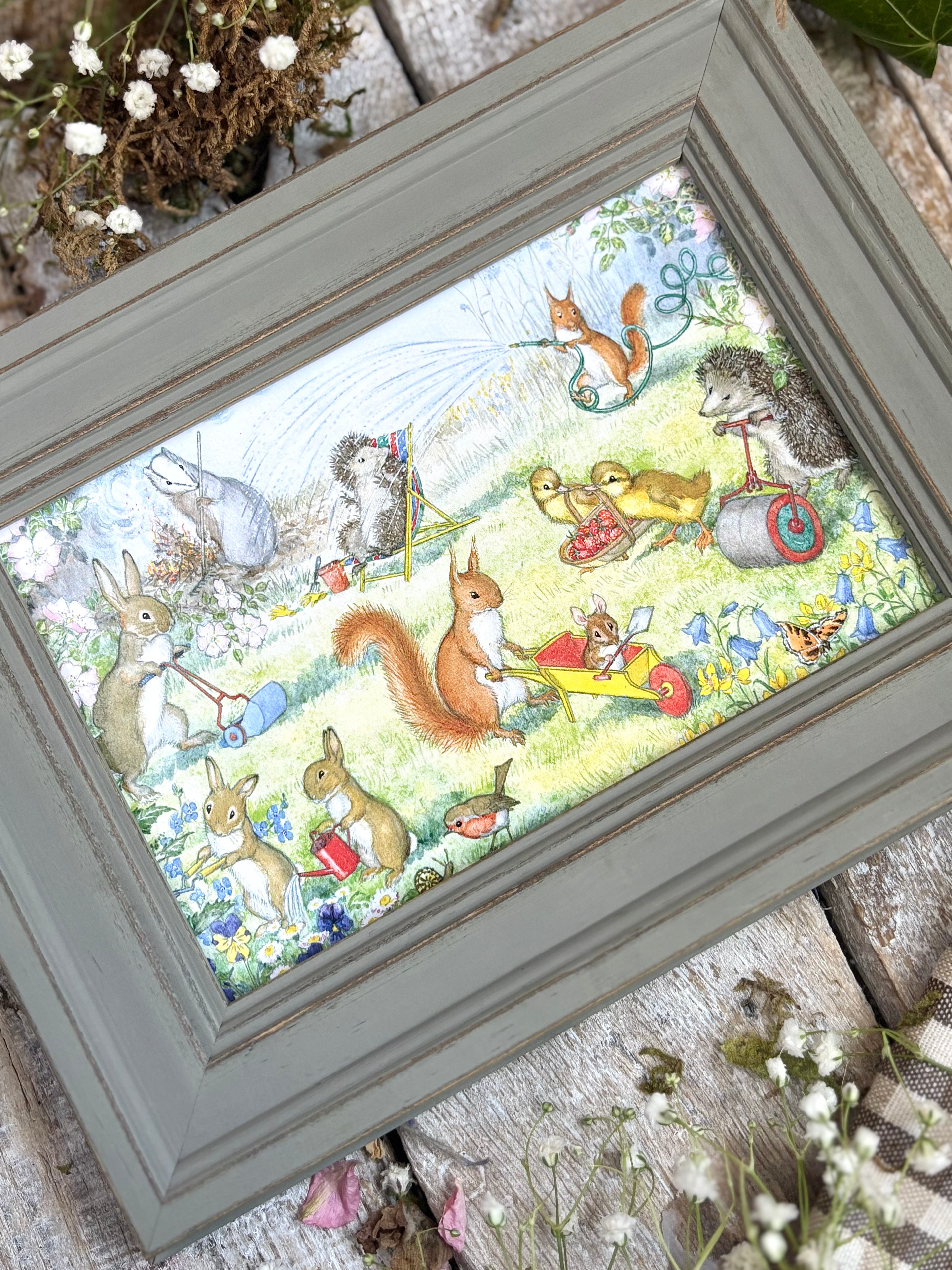 Here We Go Gardening  by Molly Brett, 6x4" Framed Postcard