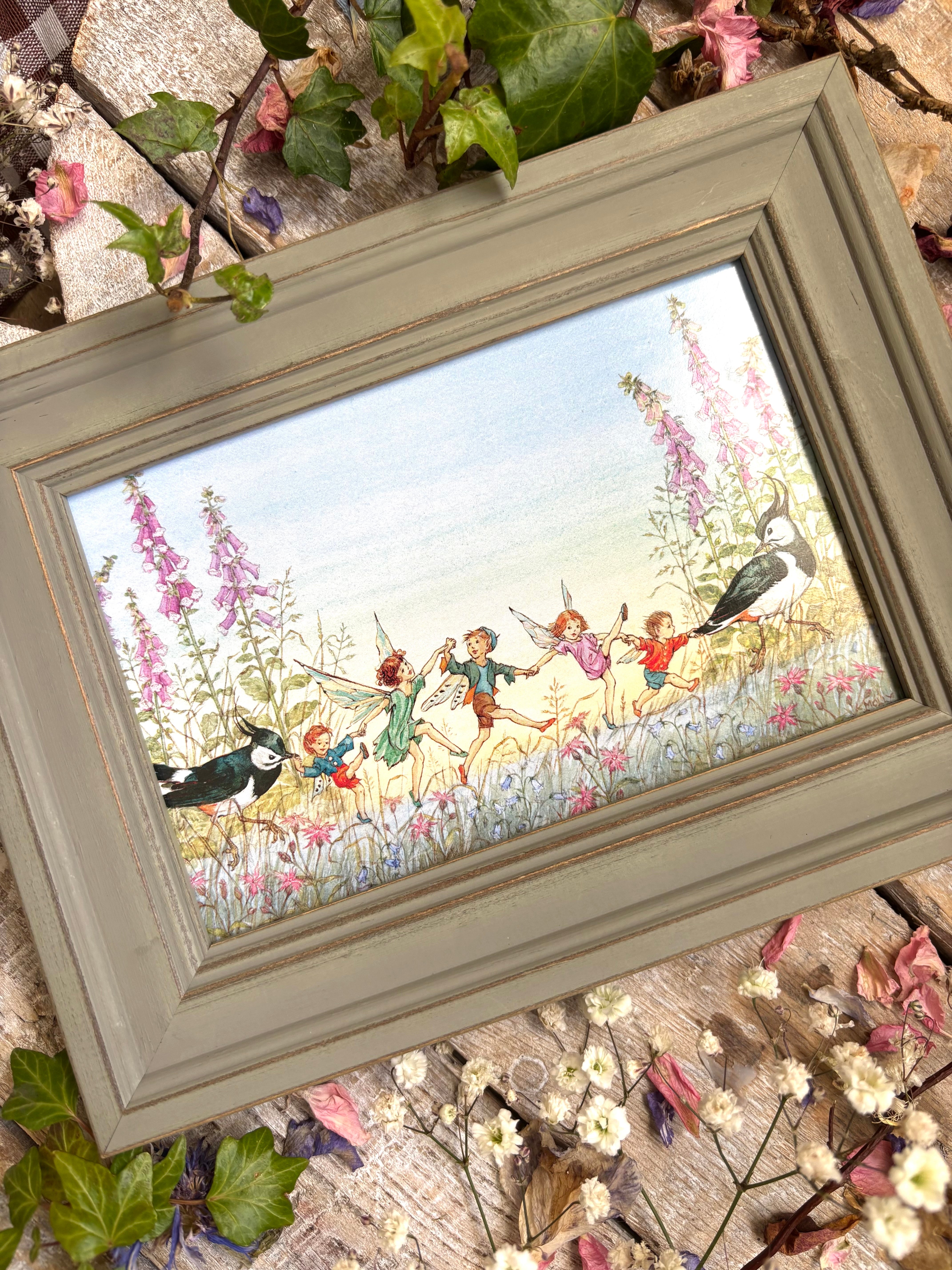 Twilight Dance by Molly Brett, 6x4" Framed Postcard