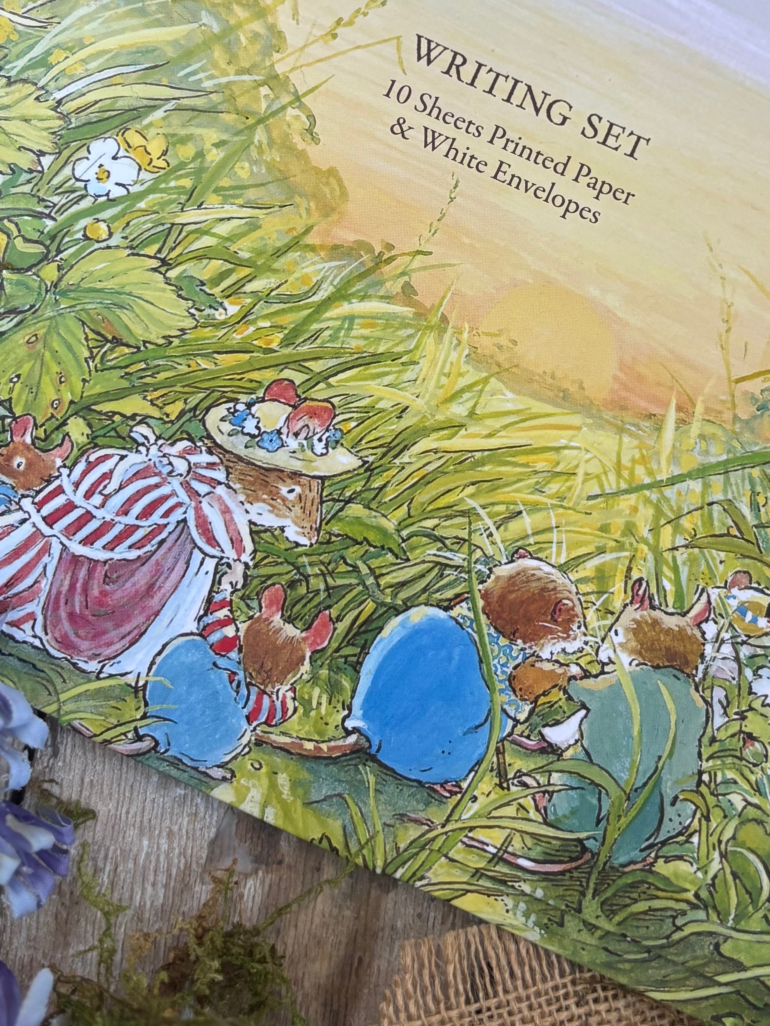 Brambly Hedge - Writing Set - Sunset In The Meadow
