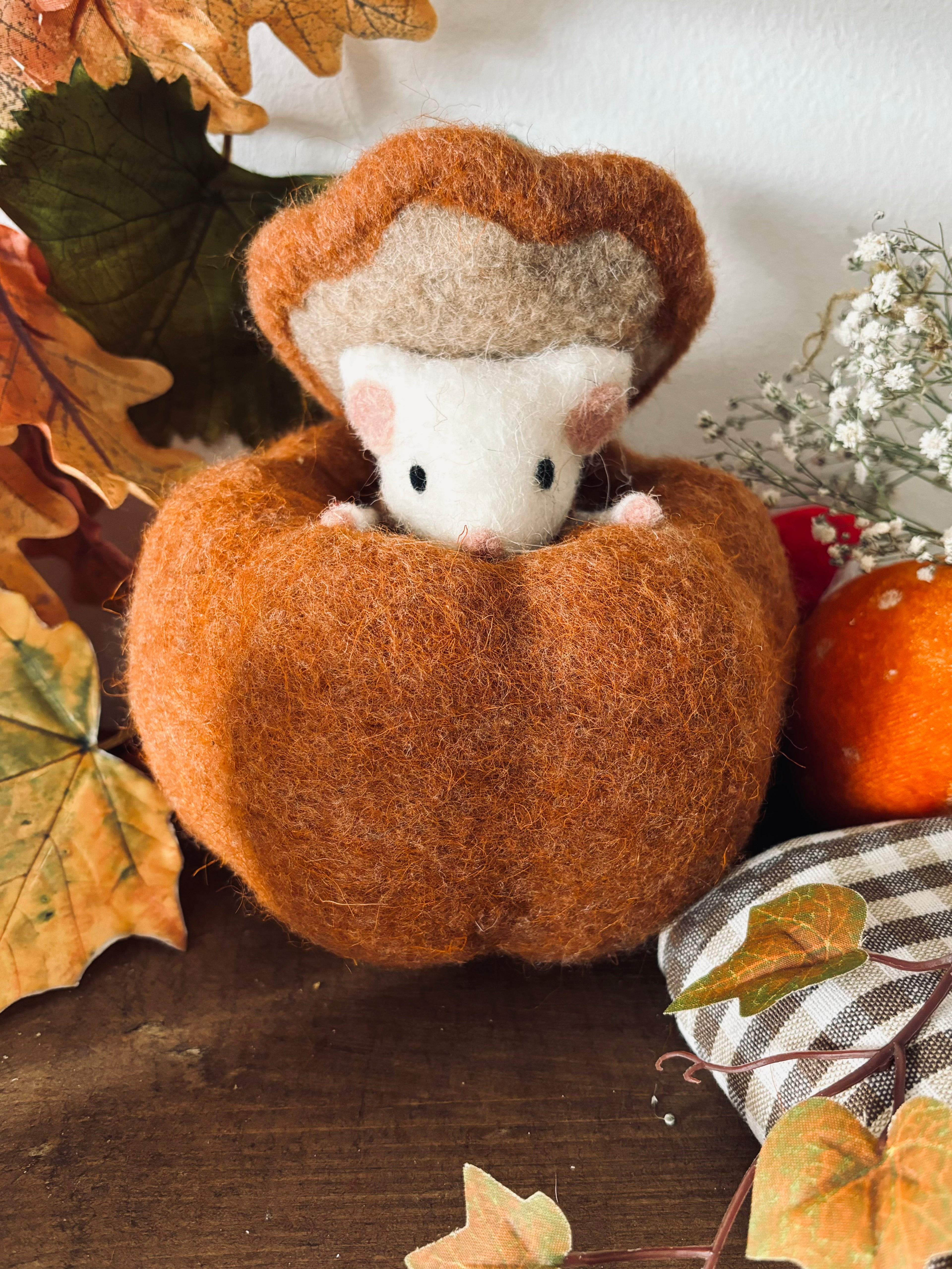 Super Cute Felted Mouse In Pumpkin