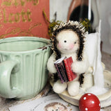 The Hoglets Of Thistledown Hollow - Little Bookworms - Bramble