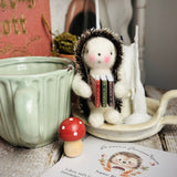 The Hoglets Of Thistledown Hollow - Little Bookworms - Bluebell